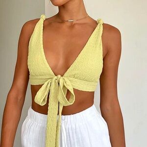 NWOT WHITEFOX falling into you tie top